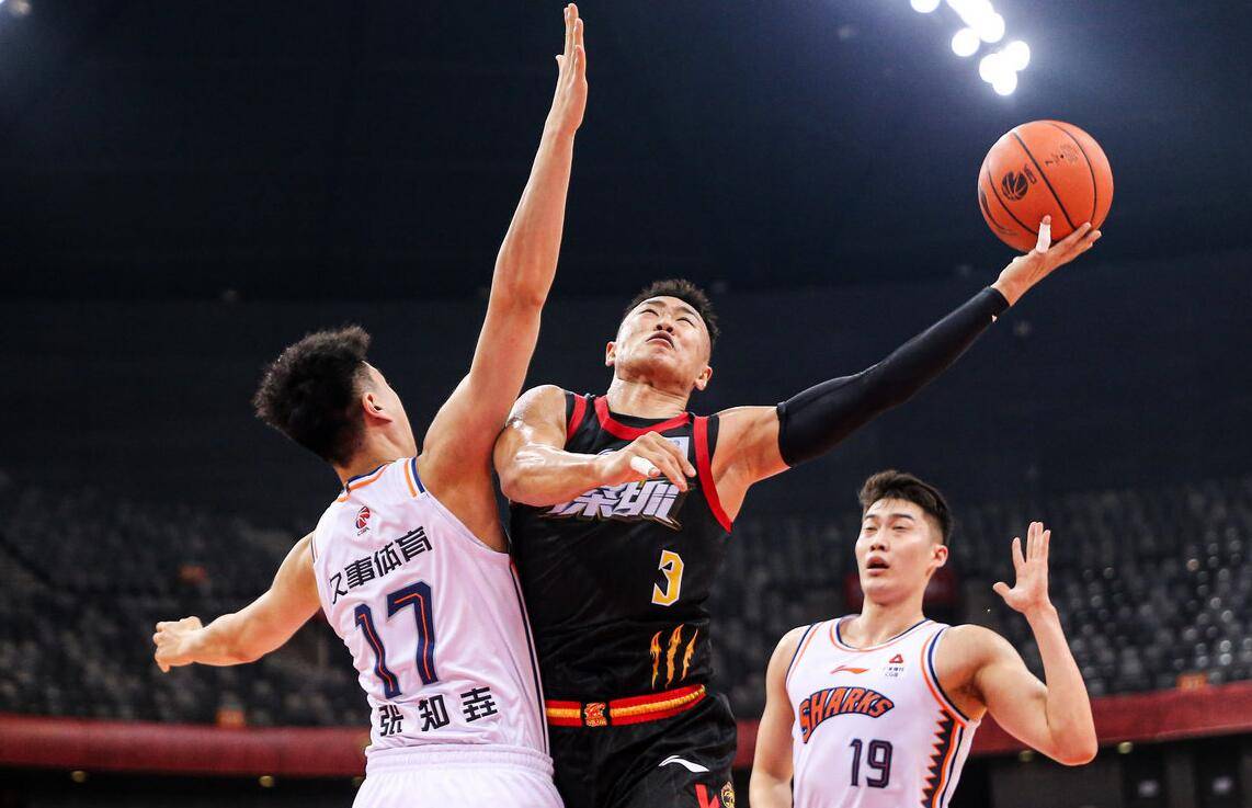 包含广东宏远取胜势不可挡！直逼总冠军的词条