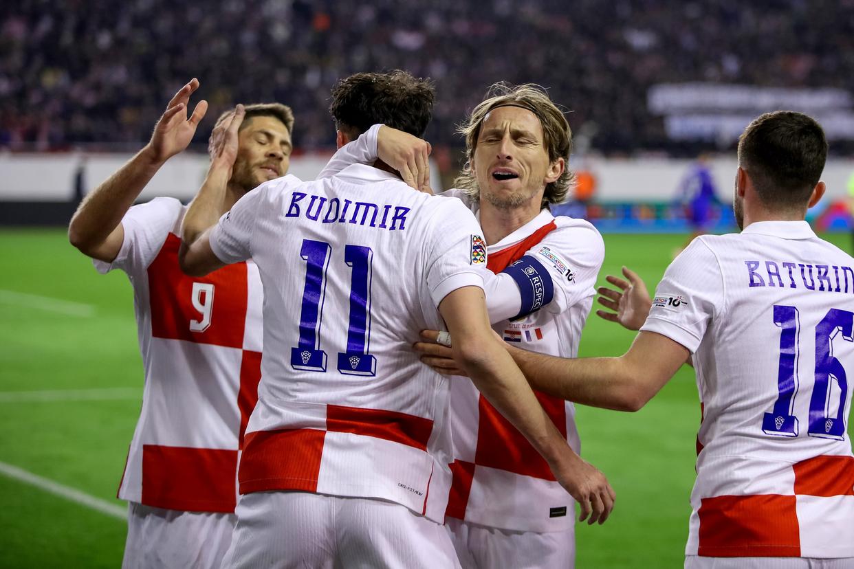 克罗地亚足球队轻取瑞典,欧洲预选赛半决赛相逢的简单介绍 克罗地亚足球队轻取瑞典,欧洲预选赛半决赛相逢的简单介绍