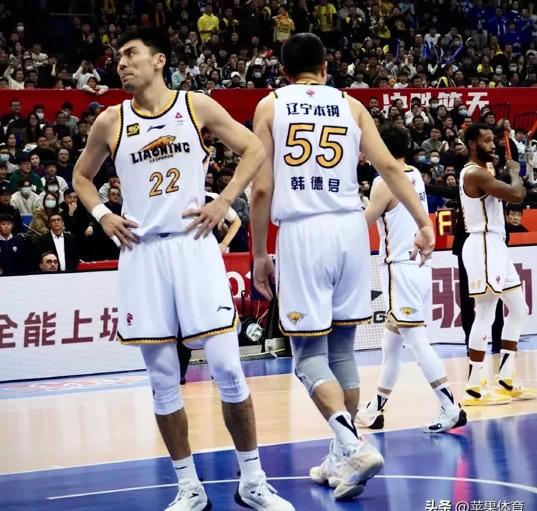 江苏男篮展现超强团队合作精神，实现连胜开局的简单介绍