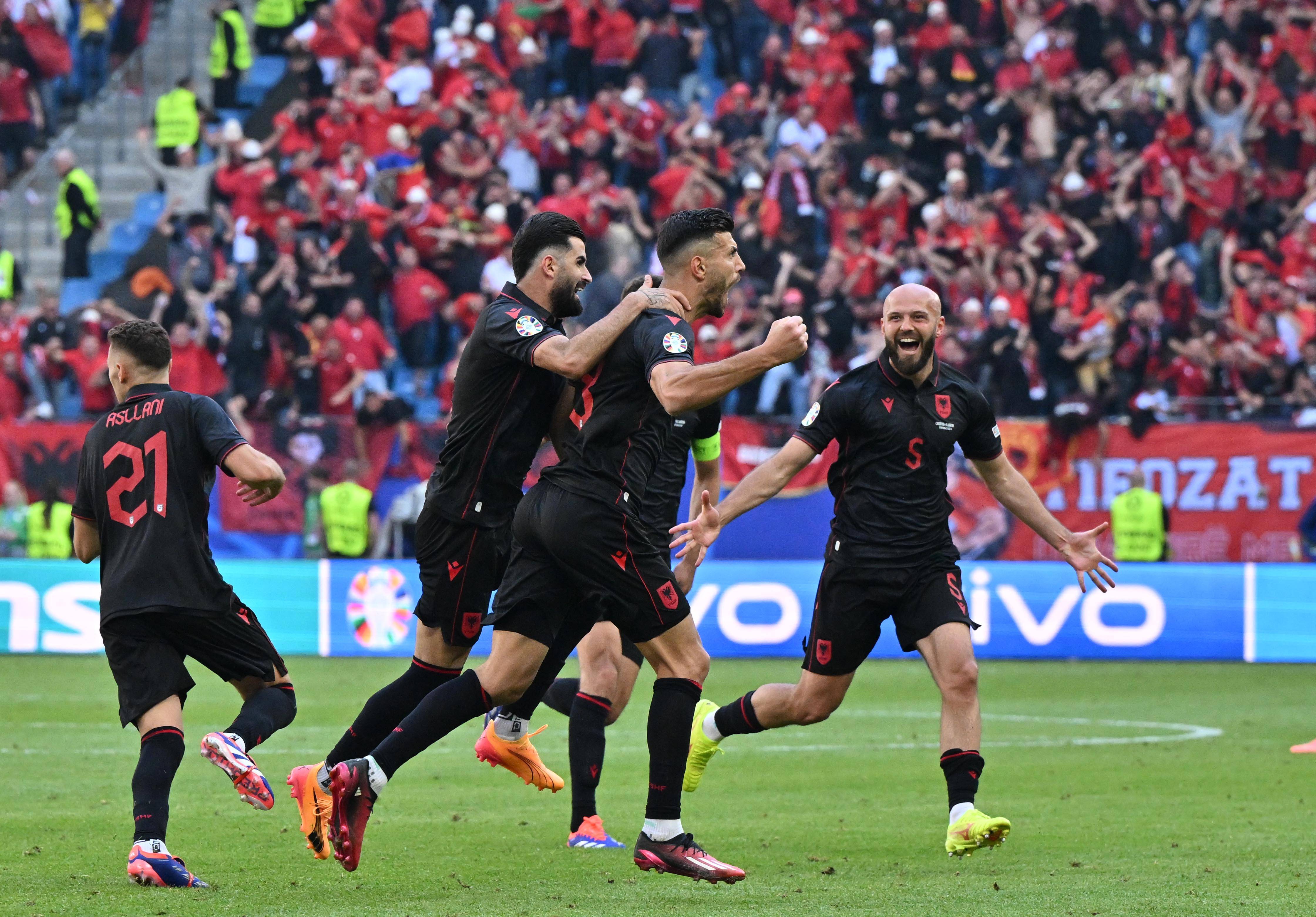 俄罗斯大胜奥地利，挺进欧国联半决赛