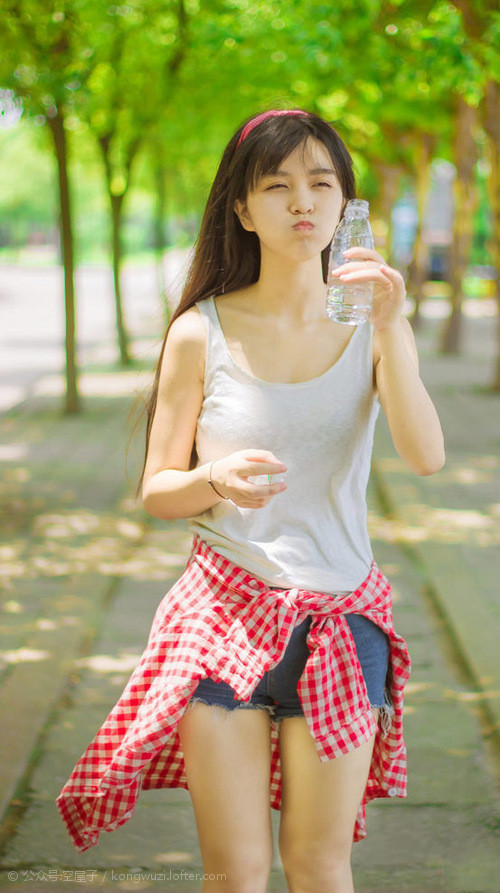 德罗赞末节狂飙19分,活塞跨洋险胜深圳队,古典技艺征服现代篮球