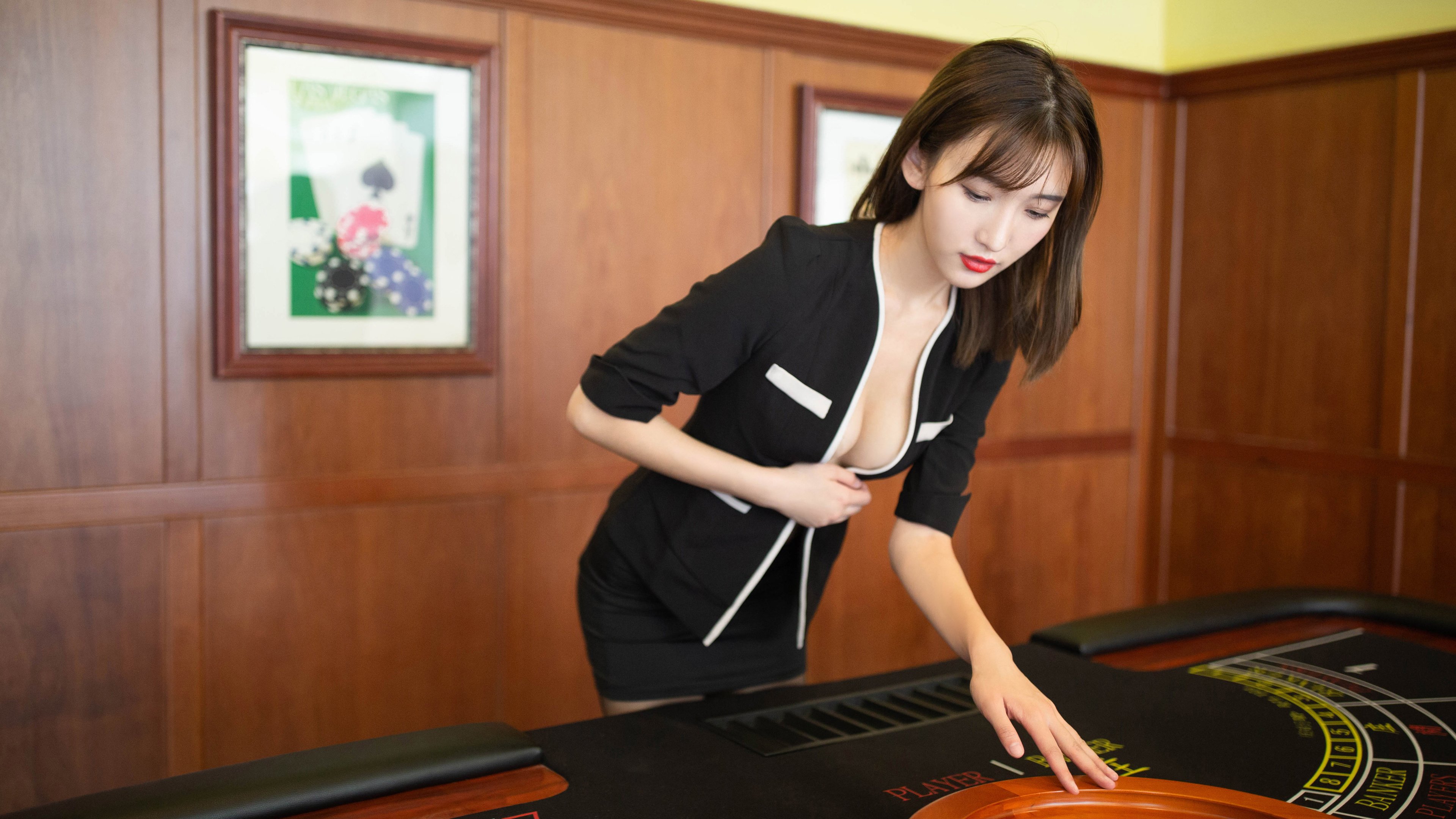 黑白直播在线观看-当夜空中最亮的星，燃烧了整个芝加哥